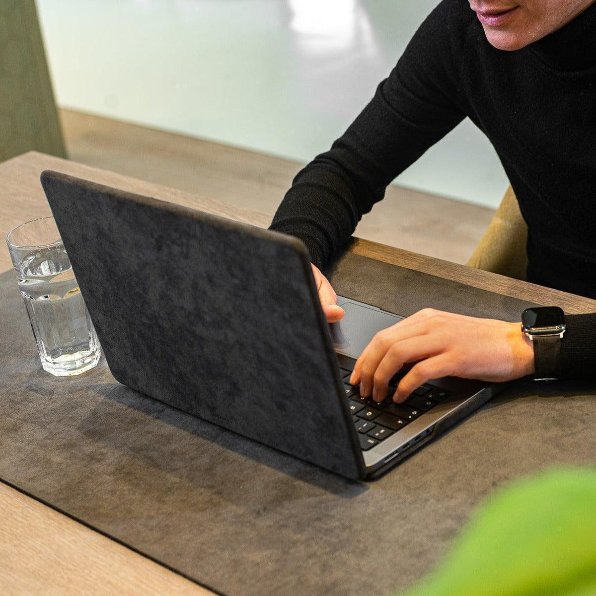 Alcantara MacBook Pro Cover - For 13 inch (2019-2022) - Space Grey