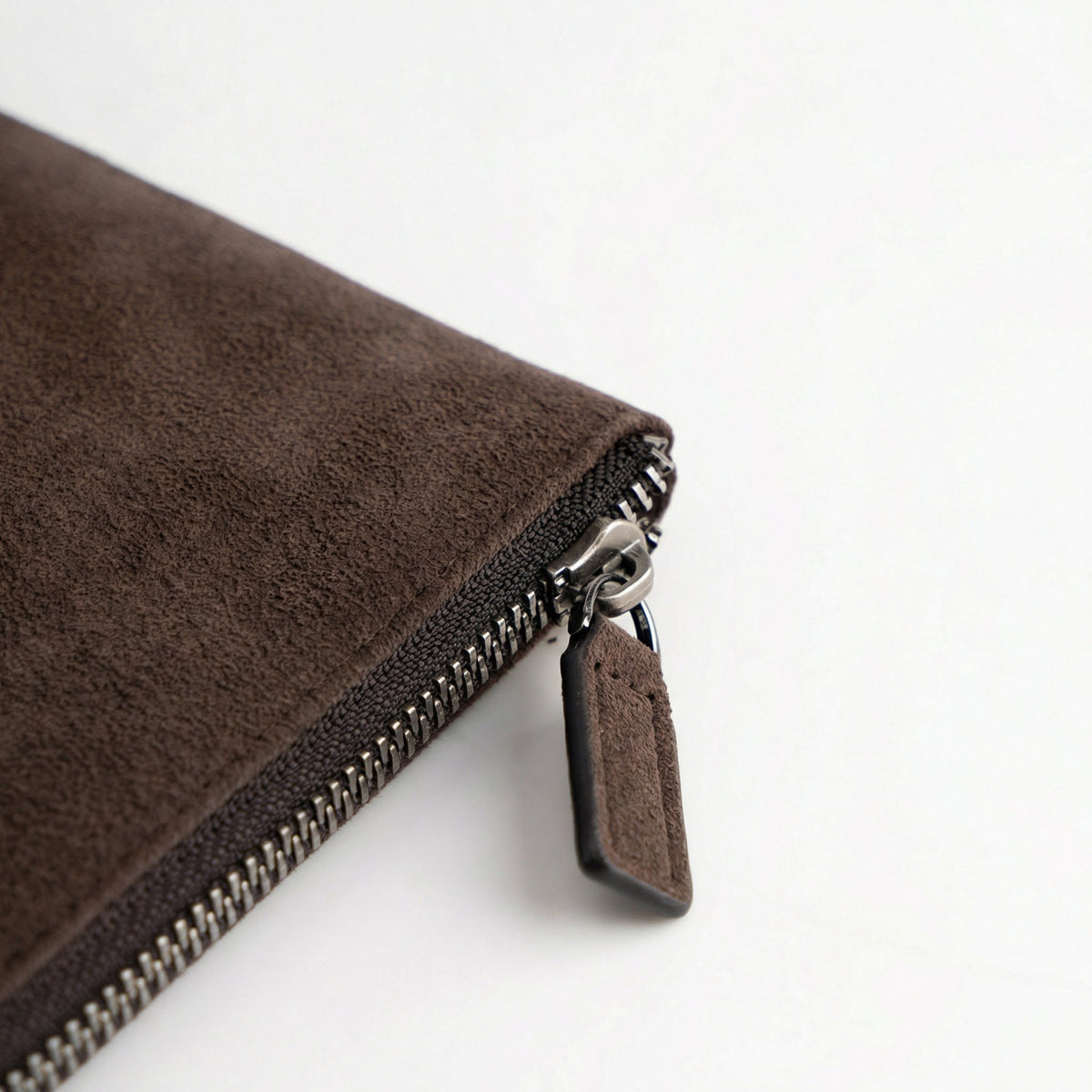 Alcantara Pouch - Chocolate brown