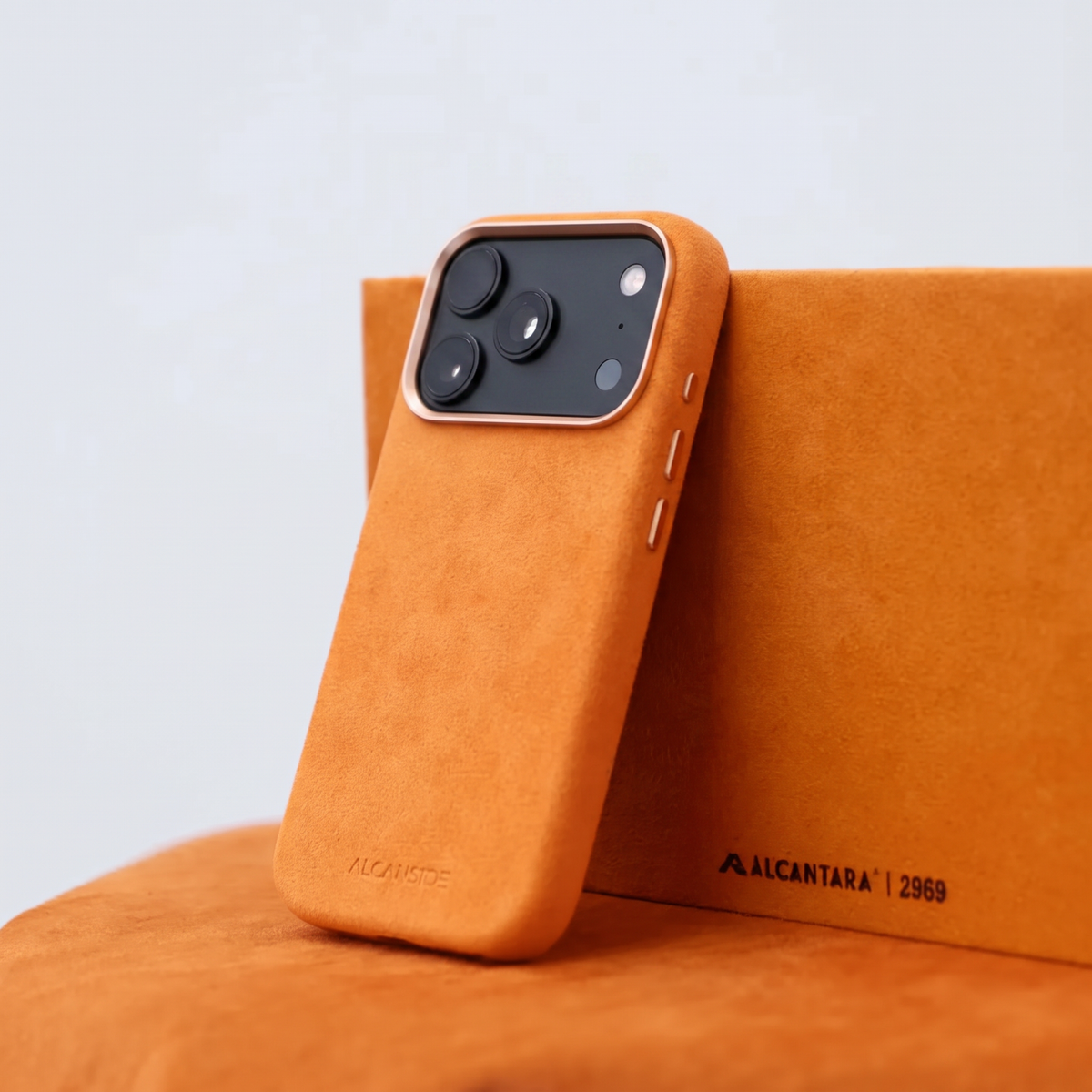 iPhone 18 Pro - Alcantara Case - Orange
