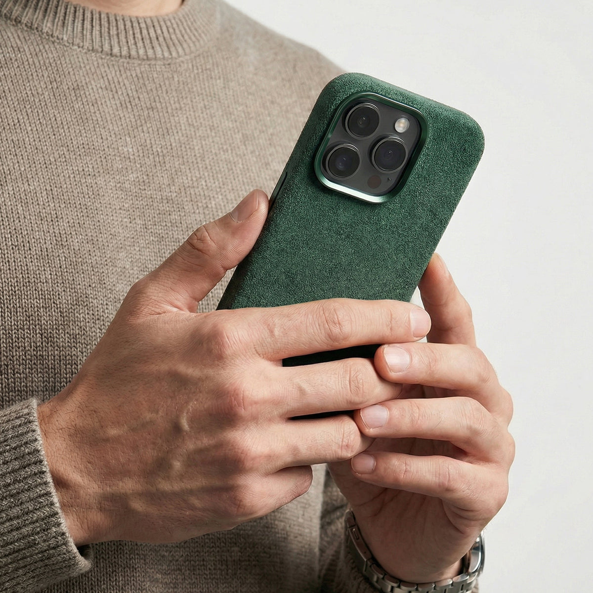 iPhone 16 Pro Max - Alcantara Case - Midnight Green
